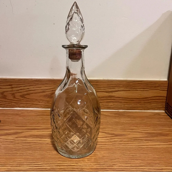 Vintage 1967 London ON  Winery Decanter - Picture 1 of 4